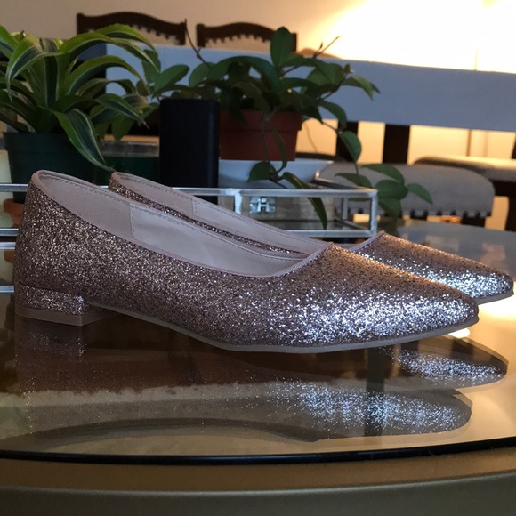 F21 ROSE GOLD FLATS - Picture 1 of 4